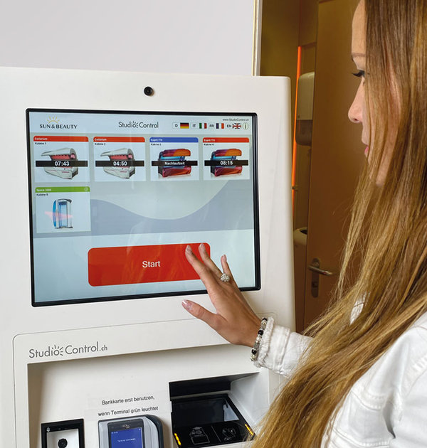 Bedienung des StudioControl-Terminals von Sun & Beauty